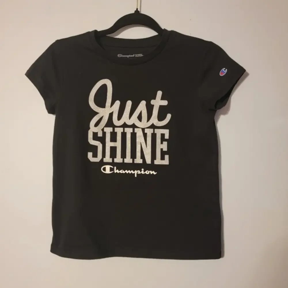 💚Champion “Just Shine”‎ Reflecting Black Short Sleeve Tee Girls Size 14/16